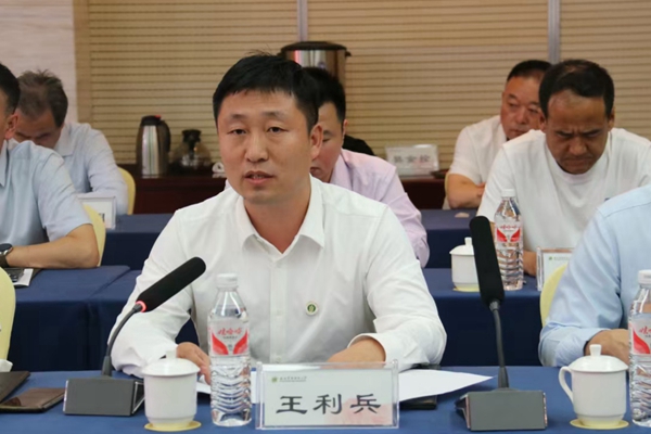 3.院长王利兵介绍色播
事业发展情况_副本.jpg